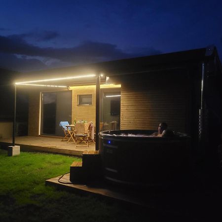 Apartman Cassovia Holcikovce ภายนอก รูปภาพ